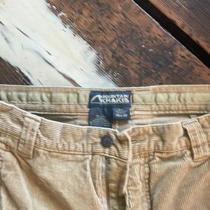 Mountain Khakis corduroy in excellent shape W35/ L32